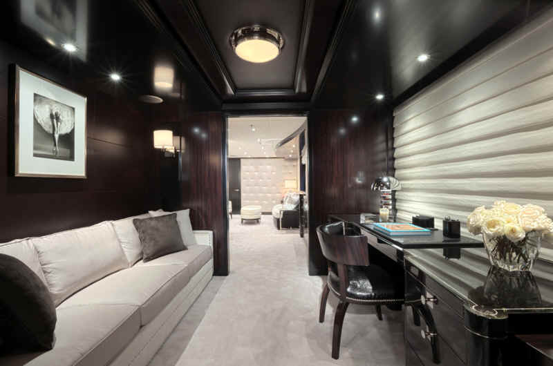 Yacht Carpe Diem Master office