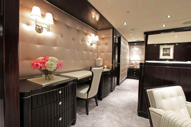 Yacht Carpe Diem Vanity