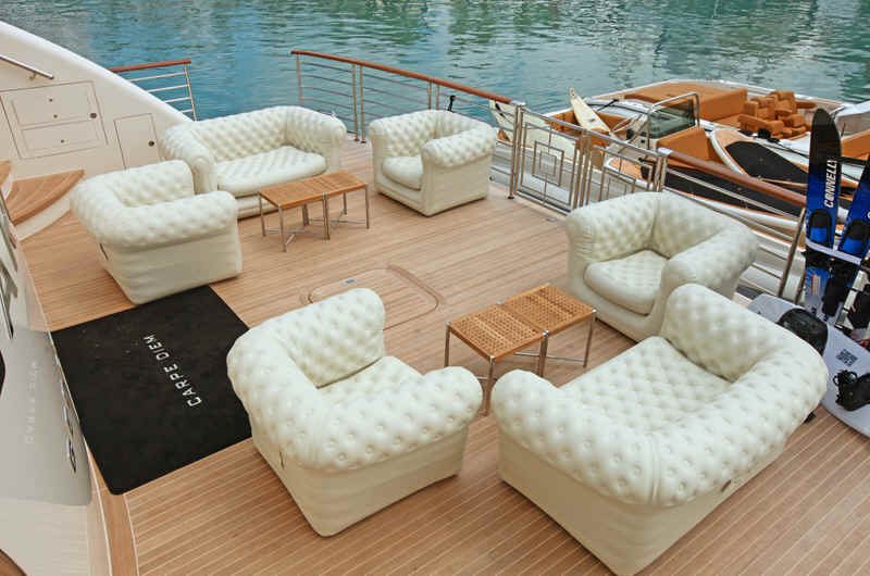 Yacht Carpe Diem Beach Club