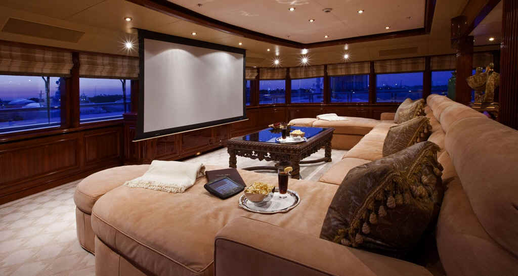 Yacht Martha Ann theater