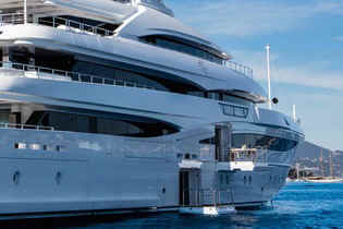 Yacht Cloud 9 Balcony