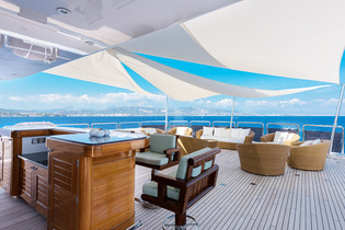 Yacht Boadicea outdoor living