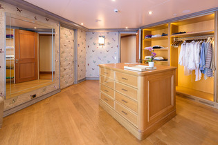 Boadicea master closet