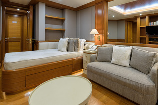 Boadicea twin stateroom