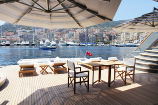 Boadicea outdoor lounge