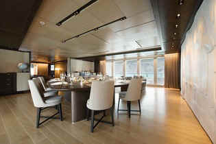 Cloudbreak dining salon