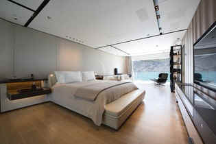 Yacht Cloudbreak master suite