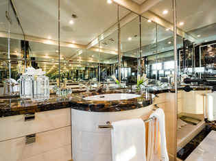 Elixir yacht guest bathroom
