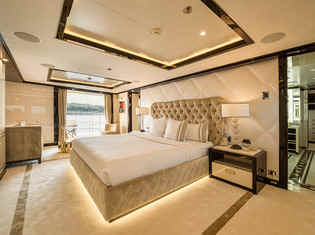 Yacht Elixir Master stateroom