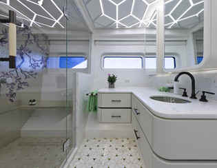 Yacht Khalilah bathroom