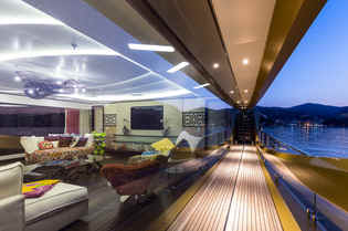 Yacht Khalilah interior 