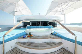 Moonlight 2 owner jacuzzi