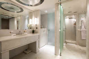 Moonlight 2 master bath