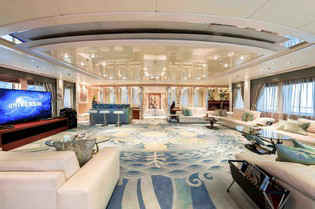 Moonlight II main salon