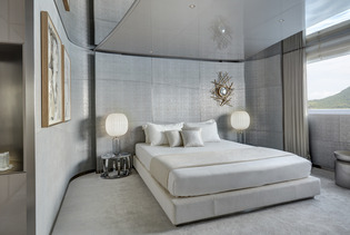 Savannah king guest room