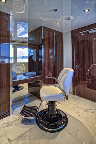 Serenity yacht hairdresser