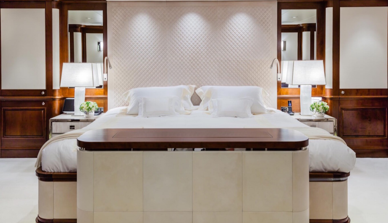 Yacht Flag Master Stateroom