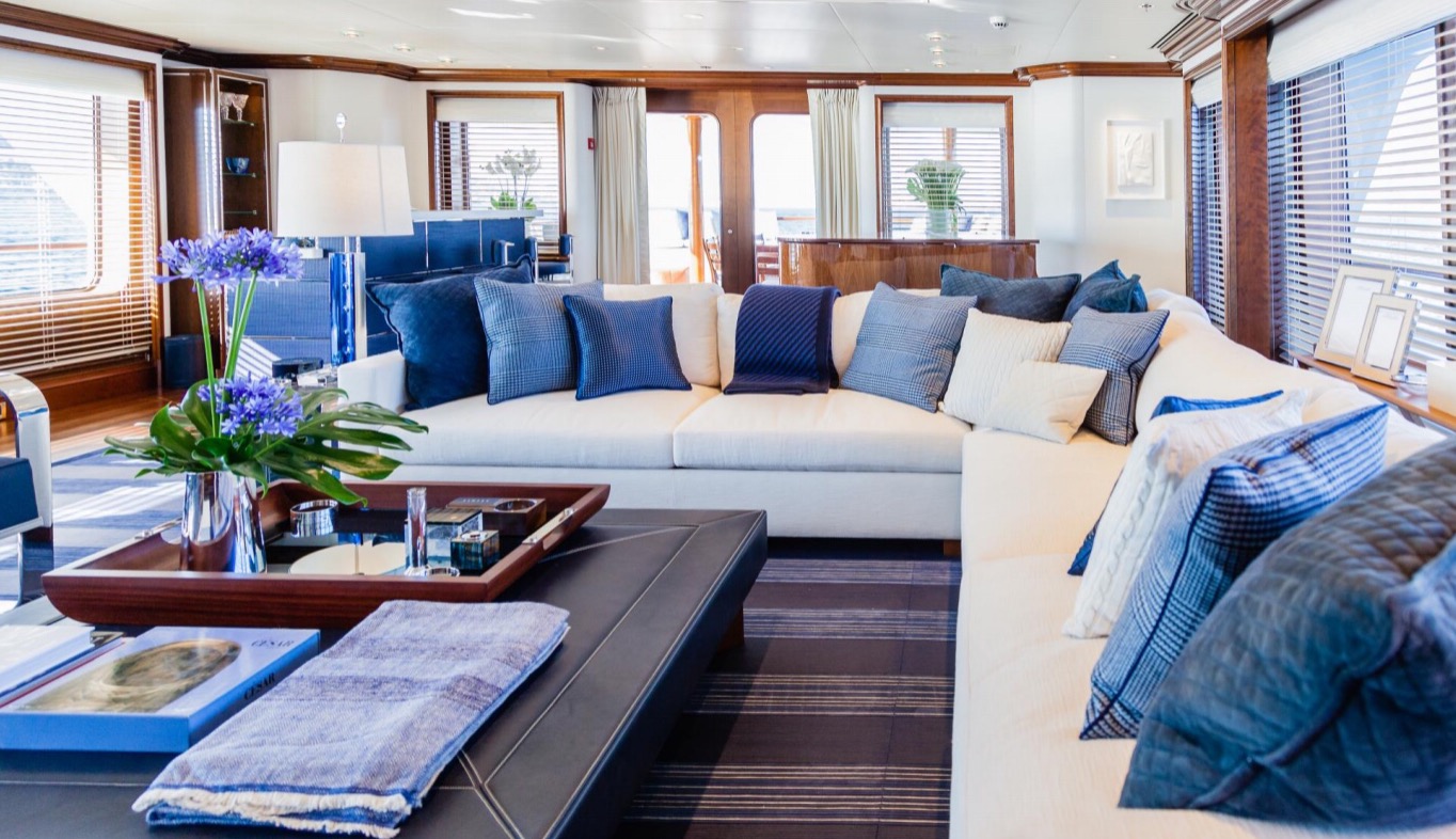 Yacht Flag Skylounge