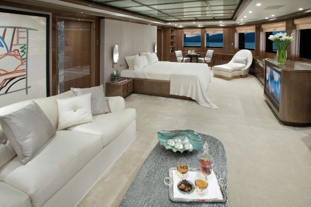 Alfa Nero master stateroom