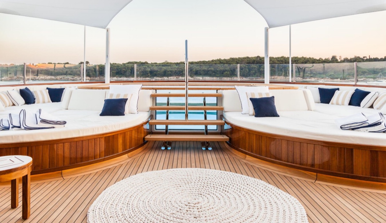 Yacht Flag lounge area