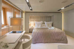 Guest bedroom